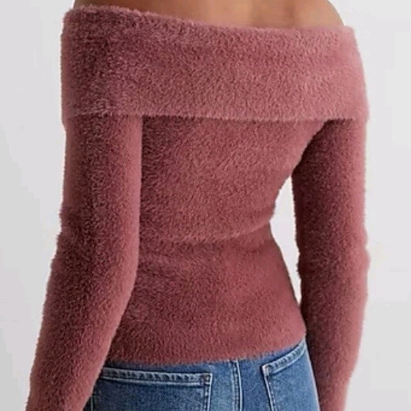 Express Off-Shoulder Sweater in Mauve - Picture 3 of 11